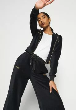 Ellesse VALERIE - Pantalon Classique - Black 11 Ellesse VALERIE - Pantalon Classique - Black -Ellesse Elegant Boutique e28296bc13a24d27b216bfba3f8349fe