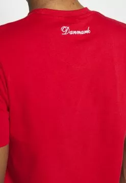 Ellesse APRELA TEE - T-shirt Imprimé - Red -Ellesse Elegant Boutique e812958899f44fca81f04df79ff20717