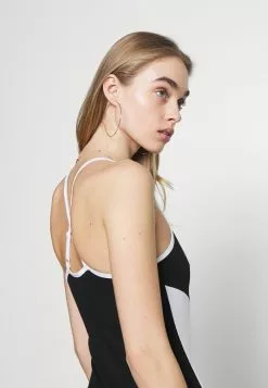 Ellesse FIRMA DRESS - Robe De Jour - Black 12 Ellesse FIRMA DRESS - Robe De Jour - Black -Ellesse Elegant Boutique e9a1a393bdaf44a4bfd0a3f56fa894e0