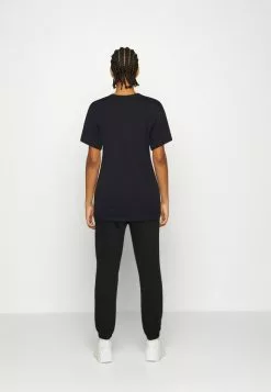 Ellesse LAVANDER - T-shirt Imprimé - Washed Black 7 Ellesse LAVANDER - T-shirt Imprimé - Washed Black -Ellesse Elegant Boutique ec7edb59d5cc46f08ce6c813f9978cef