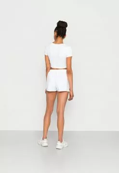 Ellesse POSCURO - Short - White -Ellesse Elegant Boutique ecbc1a8a8ca7473086926b01a8aa9edb