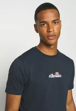 Ellesse ALTUS TEE - T-shirt Imprimé - Navy -Ellesse Elegant Boutique eda19d02b2ee4ae3be7e563794bb3cb0