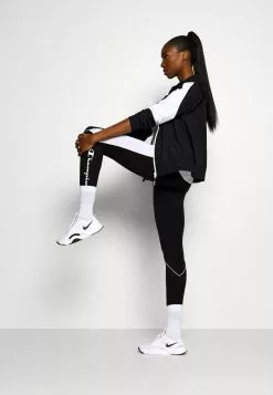 Ellesse DELLE - T-shirt Imprimé - White 11 Ellesse DELLE - T-shirt Imprimé - White -Ellesse Elegant Boutique edcf3c36a8cb4ceabb8bbfdbe6d35a5c