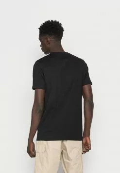 Ellesse SECHSARO - T-shirt Imprimé - Black -Ellesse Elegant Boutique f86fc631e54448b0b151c06b6f493ba5