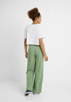 Ellesse FIREBALL - T-shirt Imprimé - White -Ellesse Elegant Boutique fd4e091305cd4c67bdfdda49f265fb4a